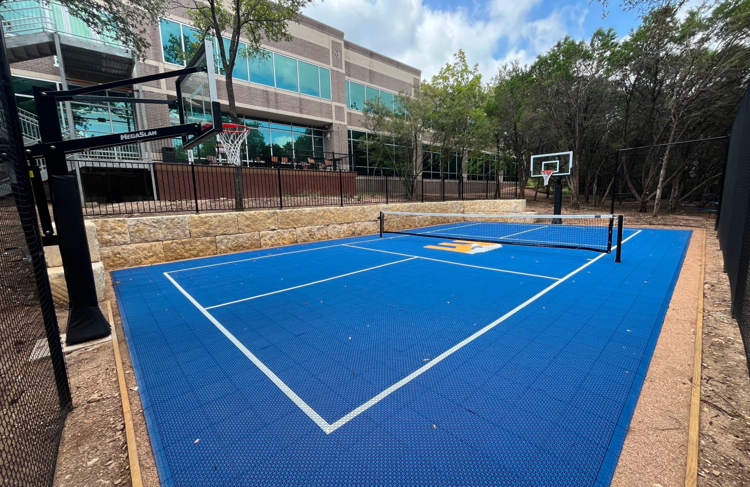casa-courts-offerings-tile